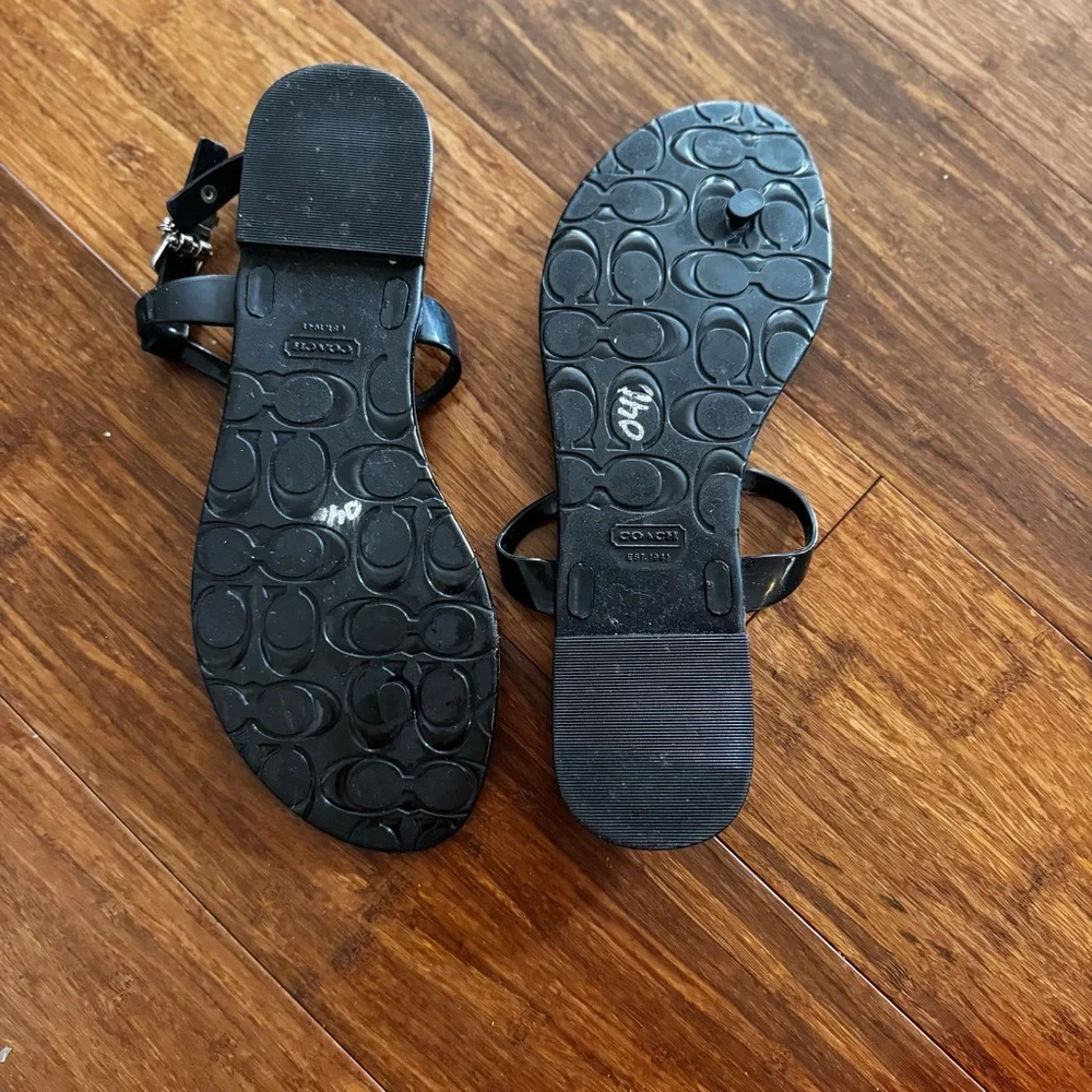 COACH Pansy Jelly Thong T-Strap Sandals Patent Black Monogram Sliver Buckle Flat - Picture 5 of 8